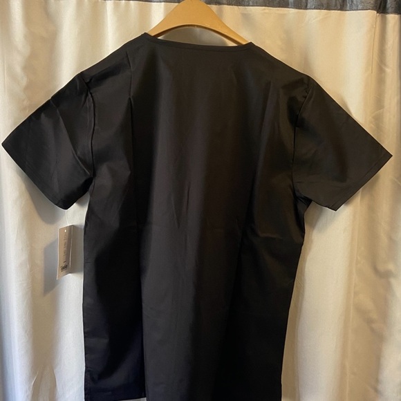 NWT Vital Threads Scrub Top - Picture 2 of 3